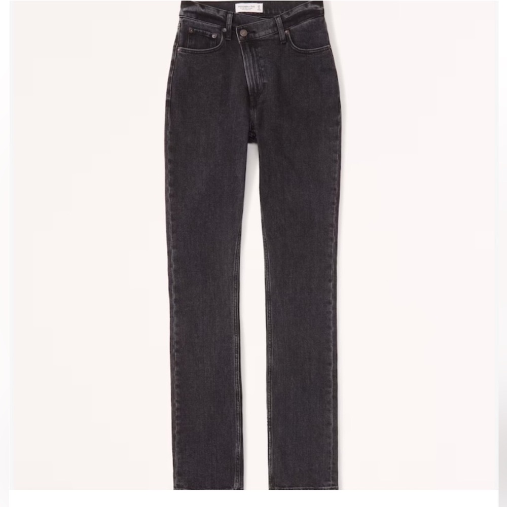 Abercrombie & Fitch Women’s 90s Slim Straight Ultra High Rise Size 25/0s (short)